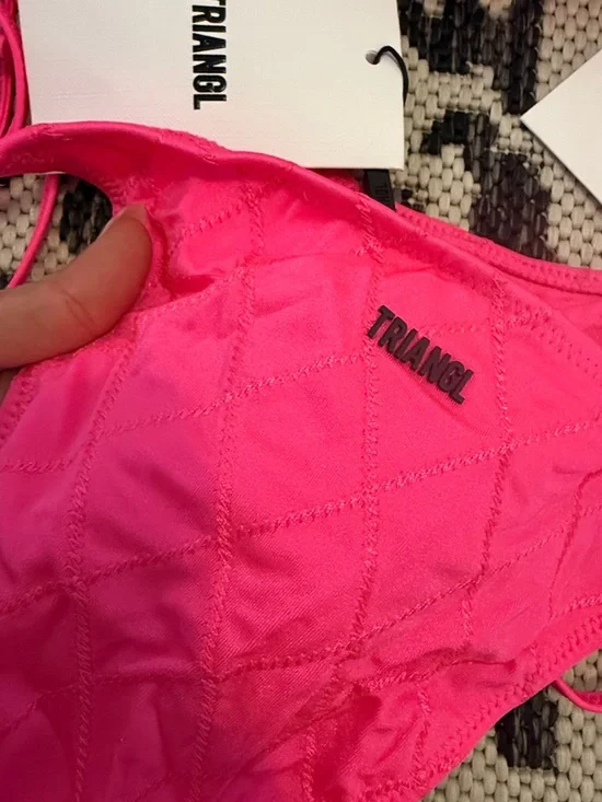 TRIANGL Hot Pink String Bikini with Matching Pouch - Picture 4 of 5